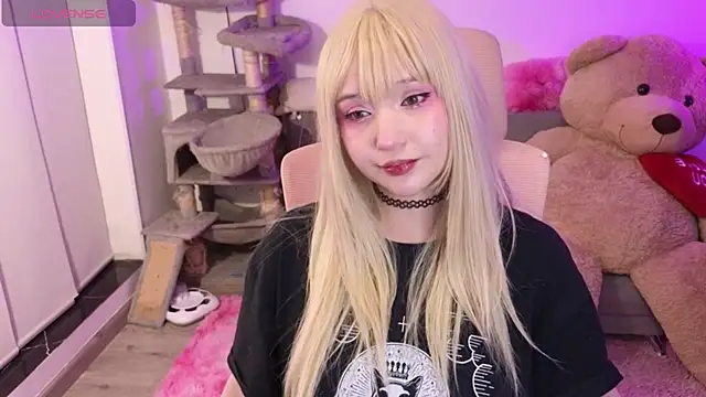 KuroChan420 online show from February 21, 2026, 2:13 am