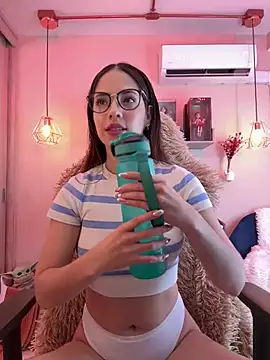 Zoe Bae online show from February 11, 2025, 9:25 pm