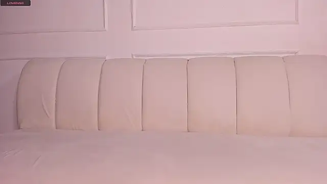 Emma jonness online show from January 8, 2025, 8:18 pm