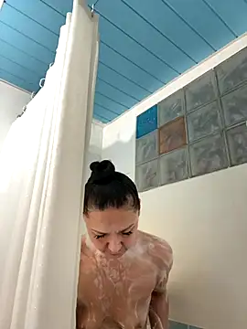 Melissa Fane online show from November 22, 2025, 5:50 am