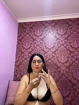 Snapshot of juliana_diaz chatting on November 20, 2025, 11:33 am juliana diaz online show from November 20, 2025, 11:33 am