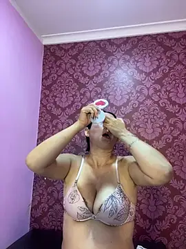 Snapshot of juliana_diaz chatting on October 21, 2025, 11:09 am juliana diaz online show from October 21, 2025, 11:09 am