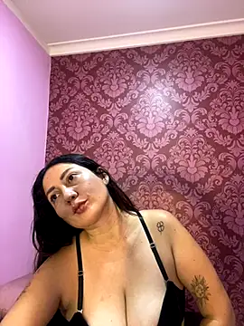 Snapshot of juliana_diaz chatting on November 8, 2025, 11:25 am juliana diaz online show from November 8, 2025, 11:25 am