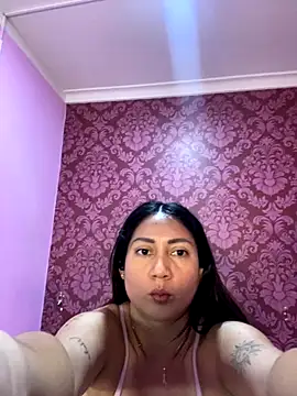 Snapshot of juliana_diaz chatting on November 12, 2025, 11:25 am juliana diaz online show from November 12, 2025, 11:25 am