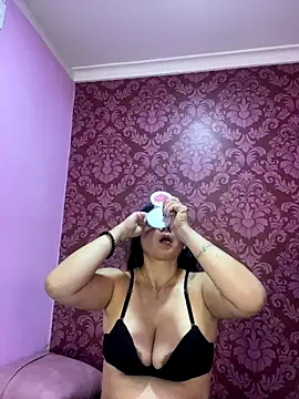 Snapshot of juliana_diaz chatting on November 27, 2025, 11:21 am juliana diaz online show from November 27, 2025, 11:21 am