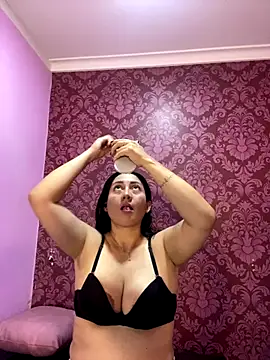 Snapshot of juliana_diaz chatting on December 1, 2025, 11:22 am juliana diaz online show from December 1, 2025, 11:22 am