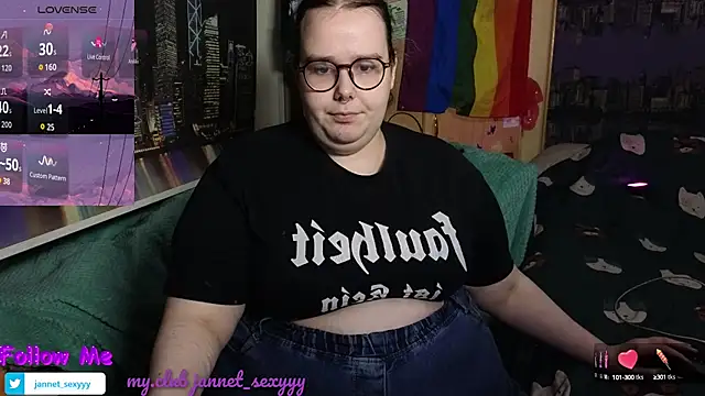 JannetPie online show from October 1, 2025, 10:57 pm