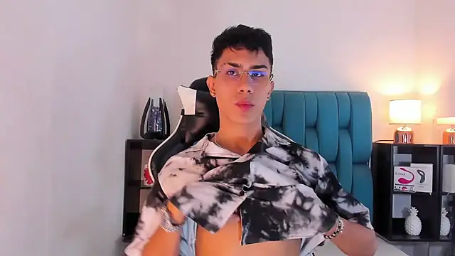 AlanNaughty online show from February 13, 2025, 4:32 am