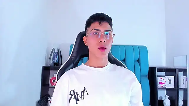 AlanNaughty online show from February 7, 2025, 8:31 pm