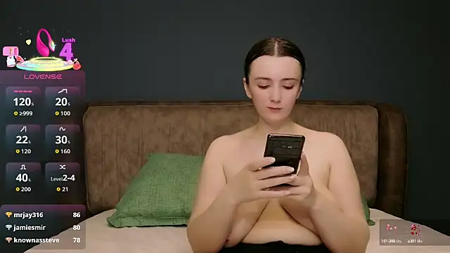 IamMolly online show from April 16, 2026, 9:39 pm