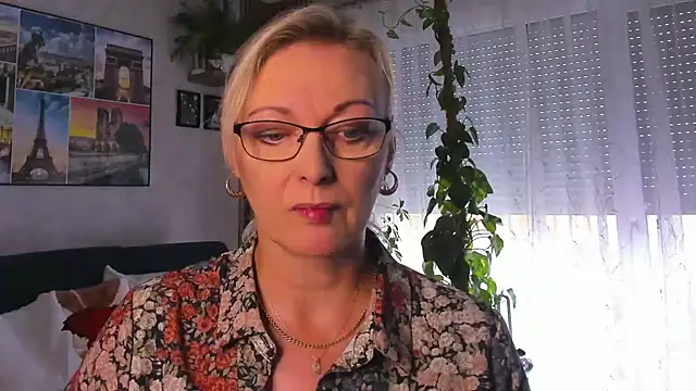 vanessa chat online show from September 22, 2025, 1:28 pm