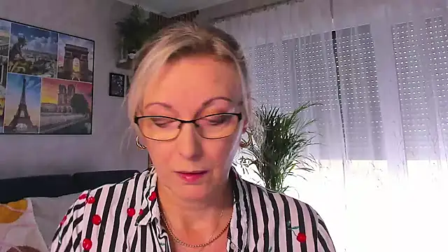 vanessa chat online show from October 15, 2025, 1:19 pm