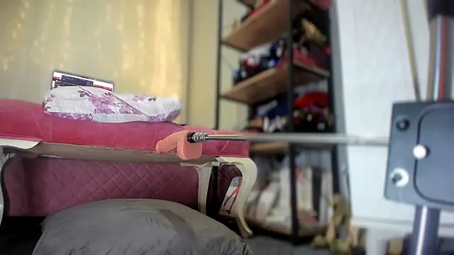 bisexyelizz online show from February 28, 2025, 9:12 pm