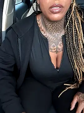 DarkDea online show from November 3, 2025, 1:15 pm