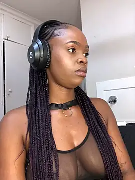 Snapshot of LuciousLips96 chatting on September 23, 2025, 8:10 am LuciousLips96 online show from September 23, 2025, 8:10 am