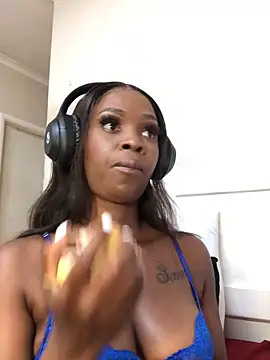 Snapshot of LuciousLips96 chatting on September 10, 2025, 3:00 pm LuciousLips96 online show from September 10, 2025, 3:00 pm