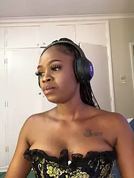 Snapshot of LuciousLips96 chatting on October 22, 2025, 8:03 am LuciousLips96 online show from October 22, 2025, 8:03 am