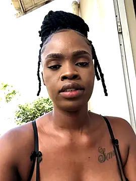 Snapshot of LuciousLips96 chatting on October 9, 2025, 1:11 pm LuciousLips96 online show from October 9, 2025, 1:11 pm