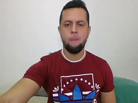 Snapshot of TRIISTAN_KING10 chatting on July 23, 2026, 3:41 pm TRIISTAN KING10 online show from July 23, 2026, 3:41 pm