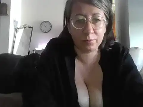 milkarock online show from March 11, 2025, 9:56 am