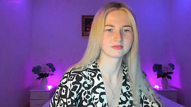 AnnaCarrera online show from March 16, 2025, 8:00 pm