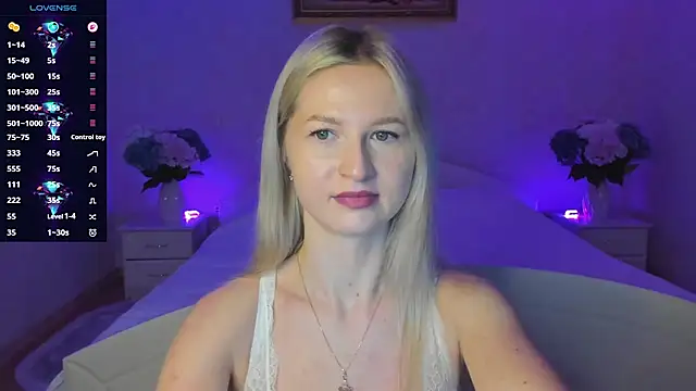 AnnaCarrera online show from November 30, 2025, 5:36 pm