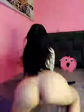 Snapshot of secretgreisy_ chatting on December 18, 2024, 7:36 am secretgreisy online show from December 18, 2024, 7:36 am