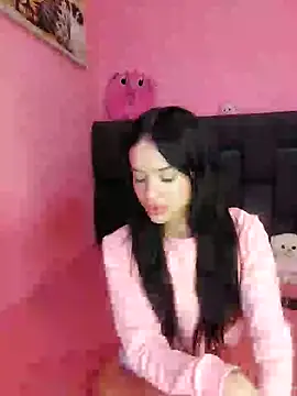 Snapshot of secretgreisy_ chatting on December 13, 2024, 5:38 am secretgreisy online show from December 13, 2024, 5:38 am