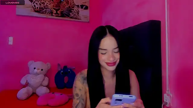 Snapshot of secretgreisy_ chatting on March 2, 2025, 8:35 pm secretgreisy online show from March 2, 2025, 8:35 pm