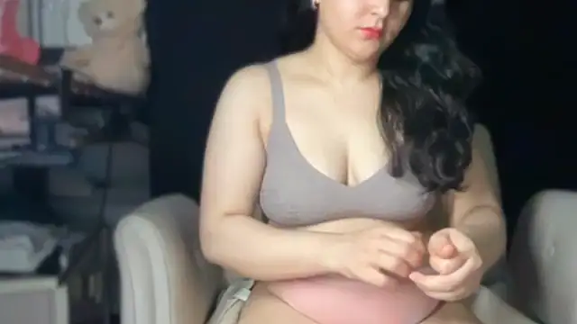 emalove-xh online show from April 16, 2026, 1:28 am