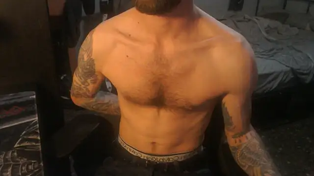 Snapshot of SexxxyLouis chatting on May 8, 2026, 7:39 pm SexxxyLouis online show from May 8, 2026, 7:39 pm