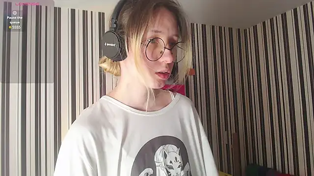  Hanna Moon  online show from January 5, 2025, 9:05 am