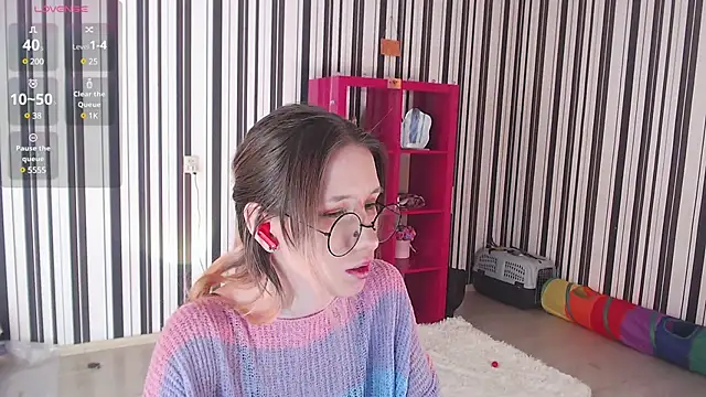  Hanna Moon  online show from March 19, 2025, 7:51 am