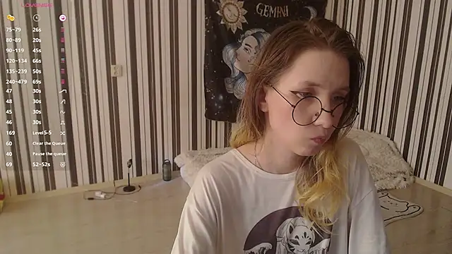  Hanna Moon  online show from September 12, 2025, 12:27 pm