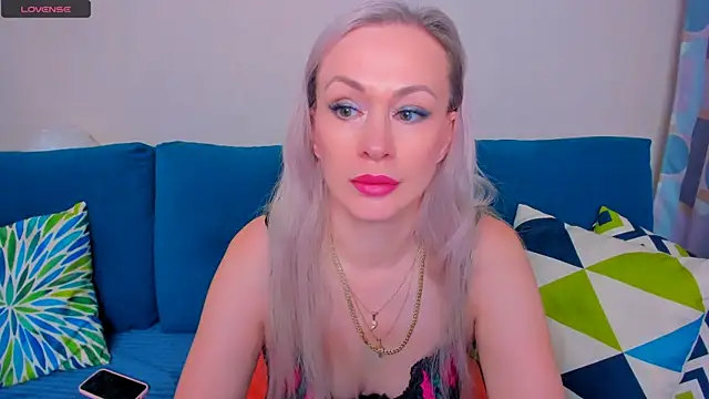 EllenMoore online show from September 14, 2025, 3:07 am