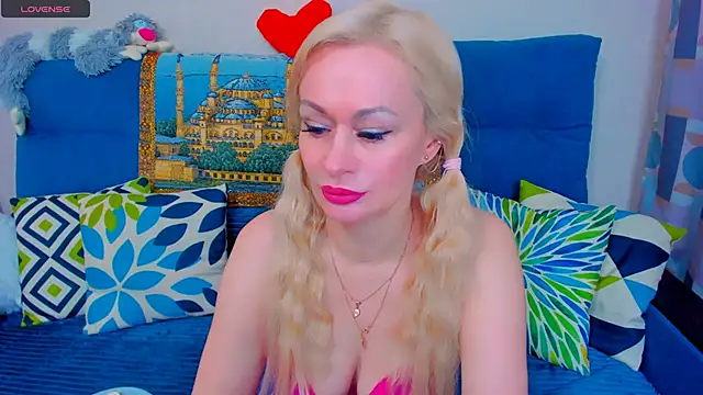 EllenMoore online show from January 16, 2025, 5:42 am