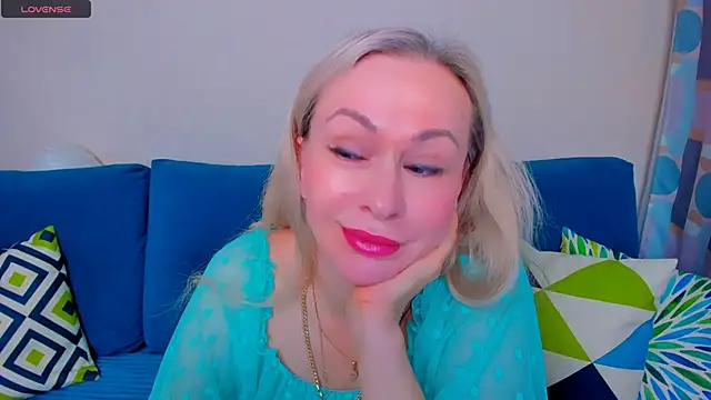 EllenMoore online show from September 20, 2025, 3:11 am