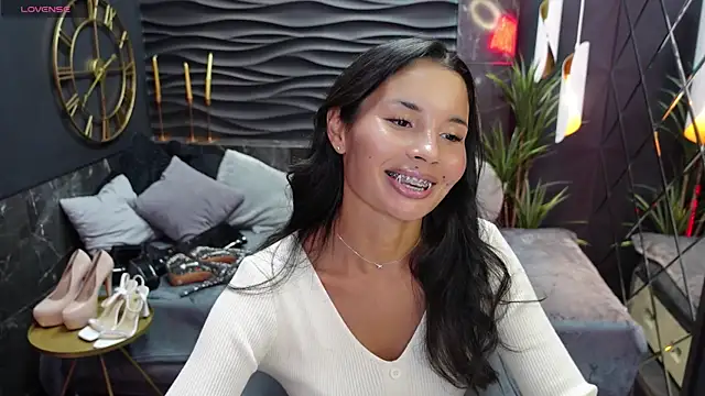 ErikaSoft online show from March 12, 2025, 4:46 pm