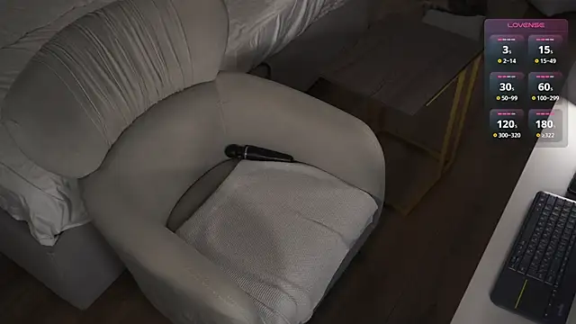 eseniyavl online show from November 30, 2025, 5:08 am