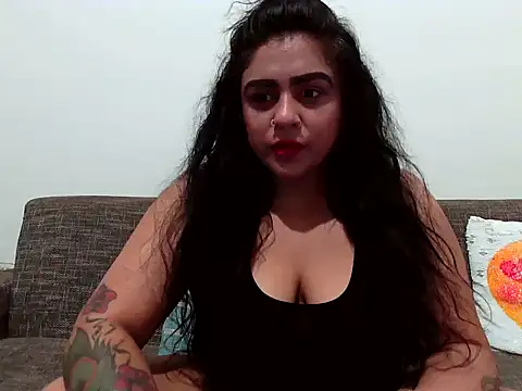 indianishkq7 online show from October 14, 2025, 4:07 pm