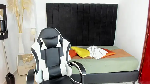 anhtony wayans online show from November 8, 2025, 12:58 am