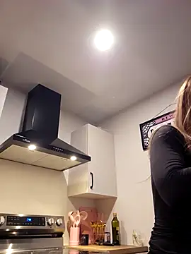 Snapshot of LilyOrion chatting on November 18, 2025, 12:59 am LilyOrion online show from November 18, 2025, 12:59 am