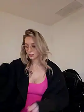 Snapshot of LilyOrion chatting on January 28, 2025, 7:42 pm LilyOrion online show from January 28, 2025, 7:42 pm