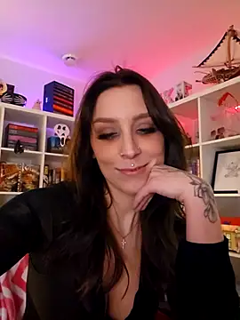 LilyOrion online show from April 9, 2026, 11:44 pm