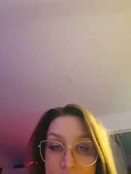 LilyOrion online show from May 15, 2026, 10:52 pm