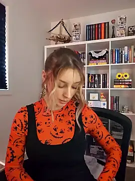 Snapshot of LilyOrion chatting on October 24, 2025, 5:23 pm LilyOrion online show from October 24, 2025, 5:23 pm