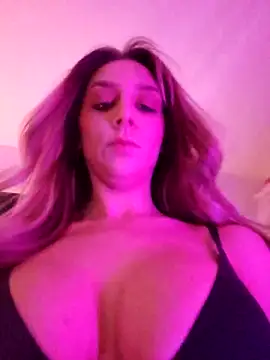 LilyOrion online show from December 2, 2025, 9:16 pm