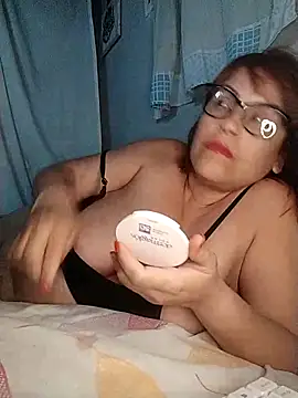 Snapshot of AyantiPonz79 chatting on March 12, 2025, 11:22 pm AyantiPonz79 online show from March 12, 2025, 11:22 pm