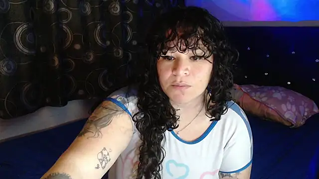 ANGELIQUE KLANE online show from February 25, 2026, 5:02 pm