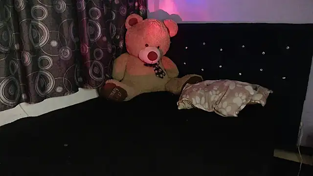 ANGELIQUE KLANE online show from March 19, 2026, 2:11 am